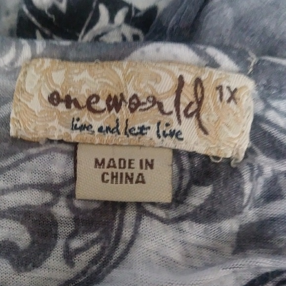 One World Live and Let Live Top Black White 1X - Picture 6 of 6